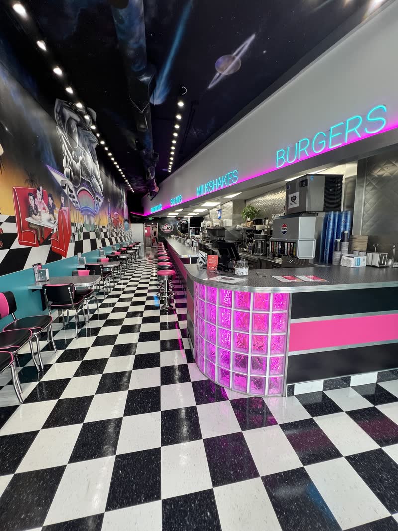 Comet Burgers, Date Night Restaurant in Royal Oak
