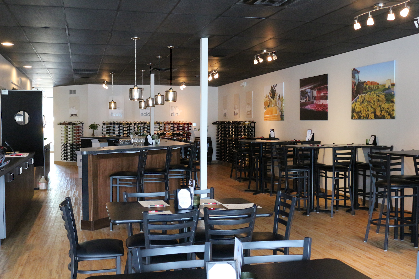 Michigan By The Bottle Tasting Room-Royal Oak, Bar in Royal Oak