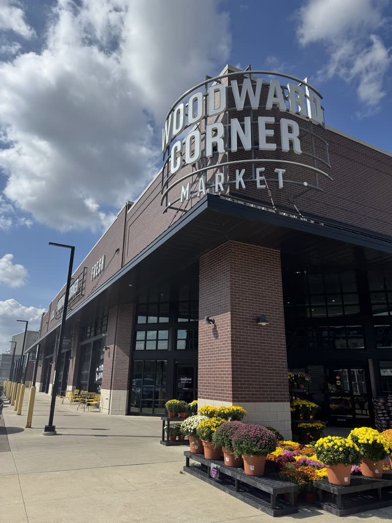 Woodward Corner Market, Grocery Store in Royal Oak